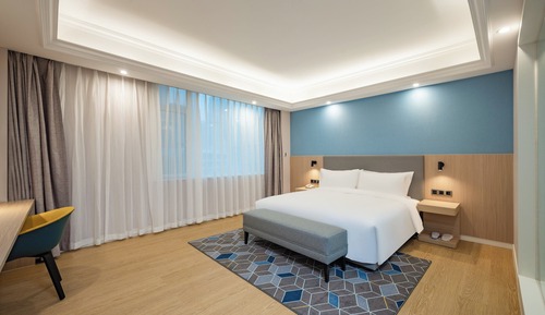 Standard Room, 1 King Bed