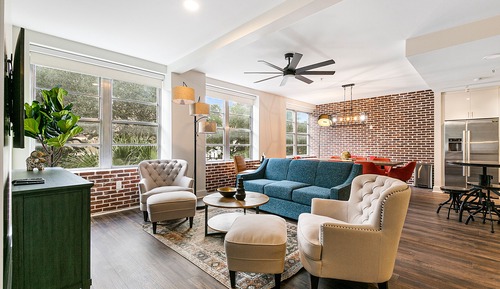 Luxury Condo, 4 Bedrooms, 2 Bathrooms