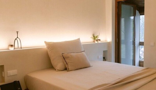 Deluxe Double Room, 1 King Bed, Hill View