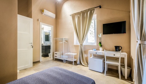 Deluxe Room, 1 Twin Bed, Non Smoking, Private Bathroom