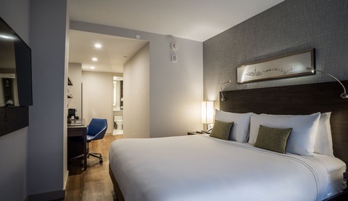 Deluxe Room, 1 Queen Bed, Balcony