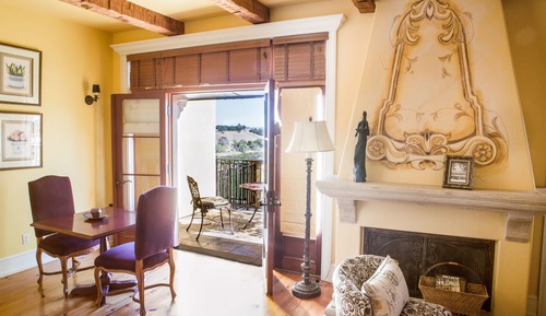 Muscat Suite, 1 Queen Bed, Vineyard View