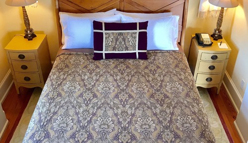 Cabernet Suite, 1 Queen Bed, Vineyard View