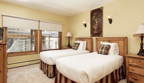 Deluxe Condo, 3 Bedrooms, Fireplace (D3)