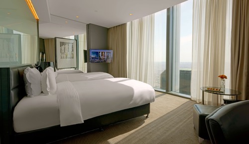 Room, 2 Twin Beds, Business Lounge Access, City View