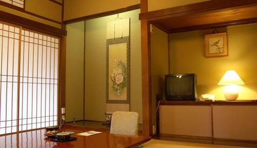 Japanese-Style Room with Shared Bathroom (20 - 24sqm) for 4 Occupancy