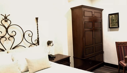 Junior Suite, 1 Queen Bed