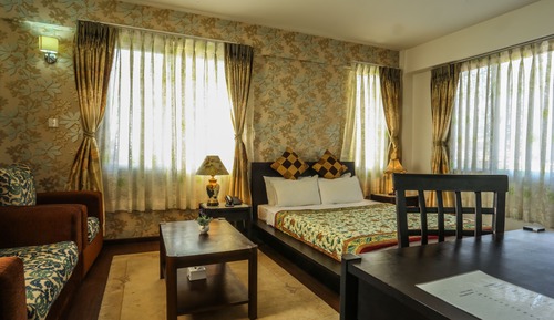 Business Suite, City View