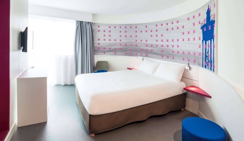 Room, Multiple Beds