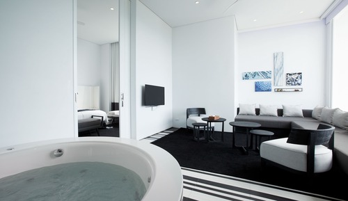 Family Suite With Plunge Bath 