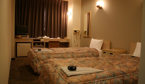 Twin Room, Smoking