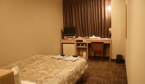 Double Room, Smoking
