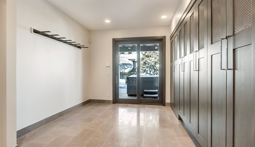 House, 5 Bedrooms (Private)