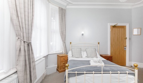 Double Room (Room2)