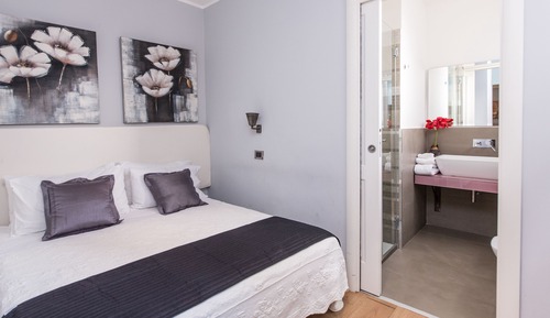 City Studio, Private Bathroom