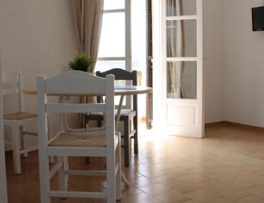 One-Bedroom Apartment (2 Adults)