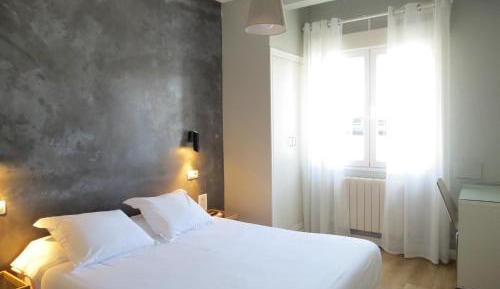 Single Room with Private Bathroom