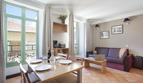 One-Bedroom Apartment (4 Adults)