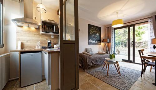 Apartment with Garden View