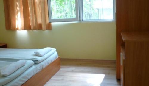 Three-Bedroom Bungalow (6 Adults + 1 Child)