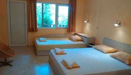 Bungalow with Cooking Facilities (3 Adults + 1 Child)