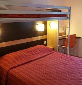 Triple Room (1 Double Bed + 1 Single Bed)