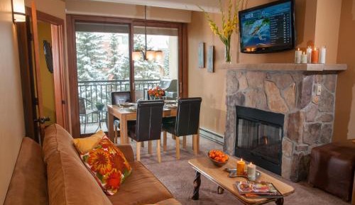One-Bedroom Suite with Bunks