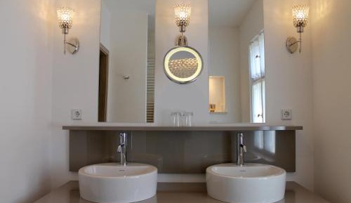 Large Double or Twin Room
