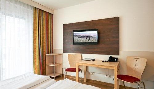 Deluxe Double Room with Courtyard View