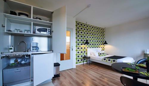 Suite (4 Adults) - Garden side