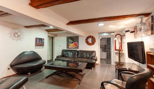 Superior One-Bedroom Apartment