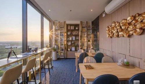 Three-Bedroom Deluxe Apartment