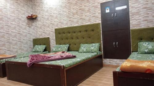 Quadruple Room with Private Bathroom