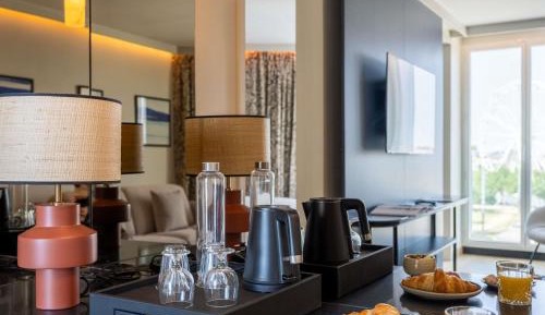 Junior Suite with Harbor View