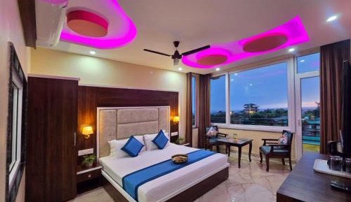 Deluxe Double Room with Balcony