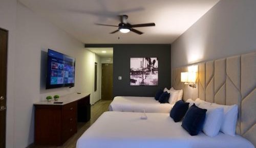 Deluxe Queen Room with Two Queen Beds - Non-Smoking