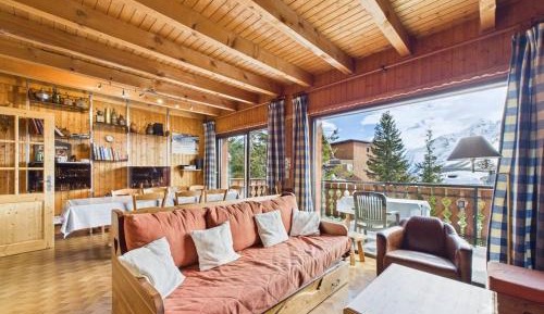 Chalet (8 Adults)