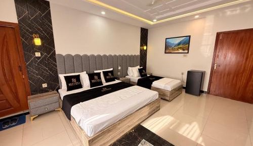 Deluxe Family Room