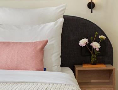 Large Studio with Kitchenette and Sofa Bed