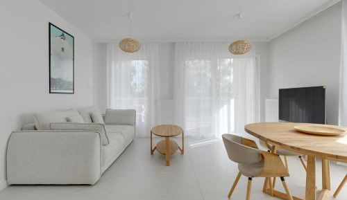 One-Bedroom Apartment with Balcony