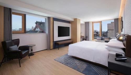 Superior Room with Two Double Beds and City View