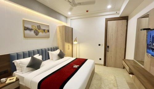 Suite with City View
