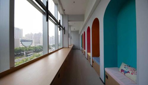 Single Room with Shared Bathroom