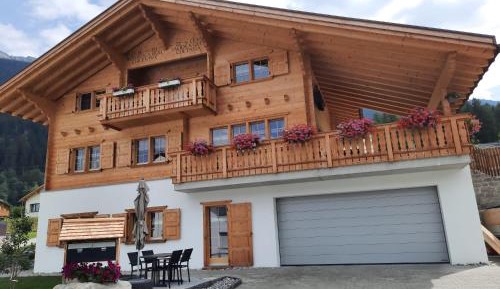 One-Bedroom Apartment with Shower
