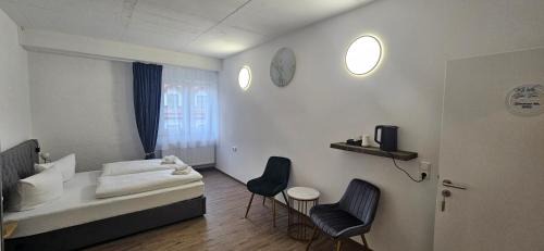 Standard Double Room with Shared Bathroom