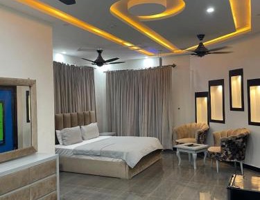 Deluxe Double Room (2 Adults + 1 Child)