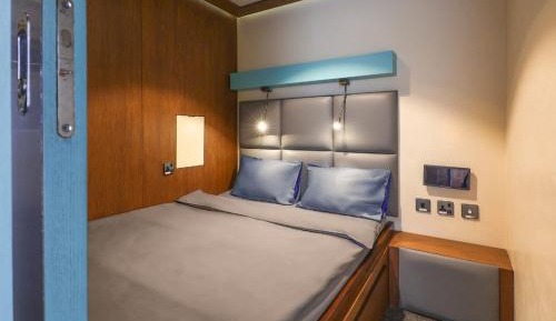 Single or Double YAWN Cabin - 8 Hour Night Stay from 23:00-07:00 hrs (11pm-7am)