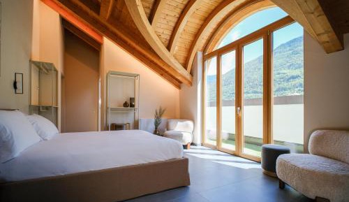 Junior Suite with Mountain View