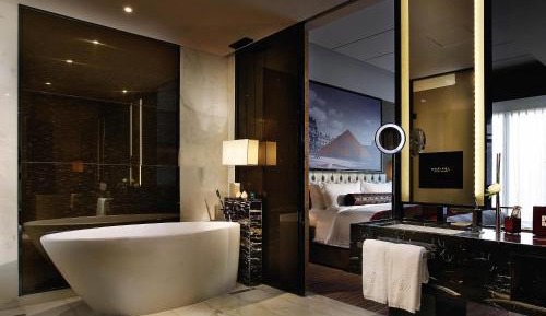Luxury King Room with Executive Lounge access