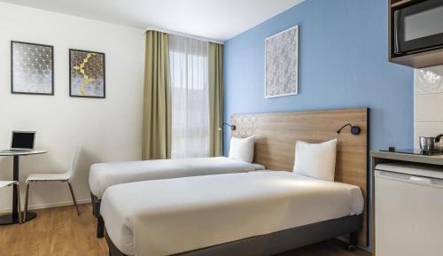 Studio with Two Twin Beds